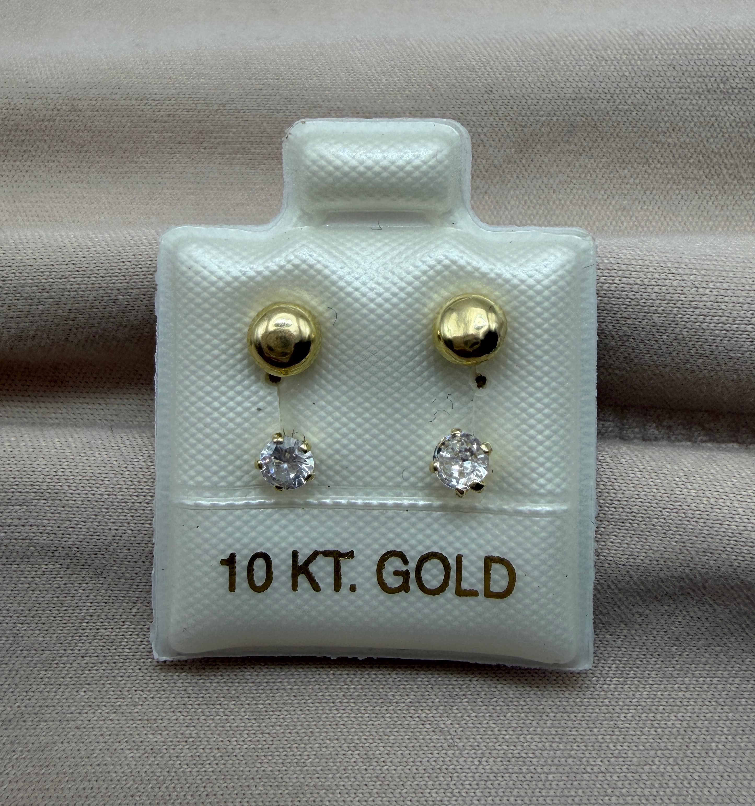 Set Duo Clásico — Broqueles de Oro 10k con Zirconia y Bolita Lisa